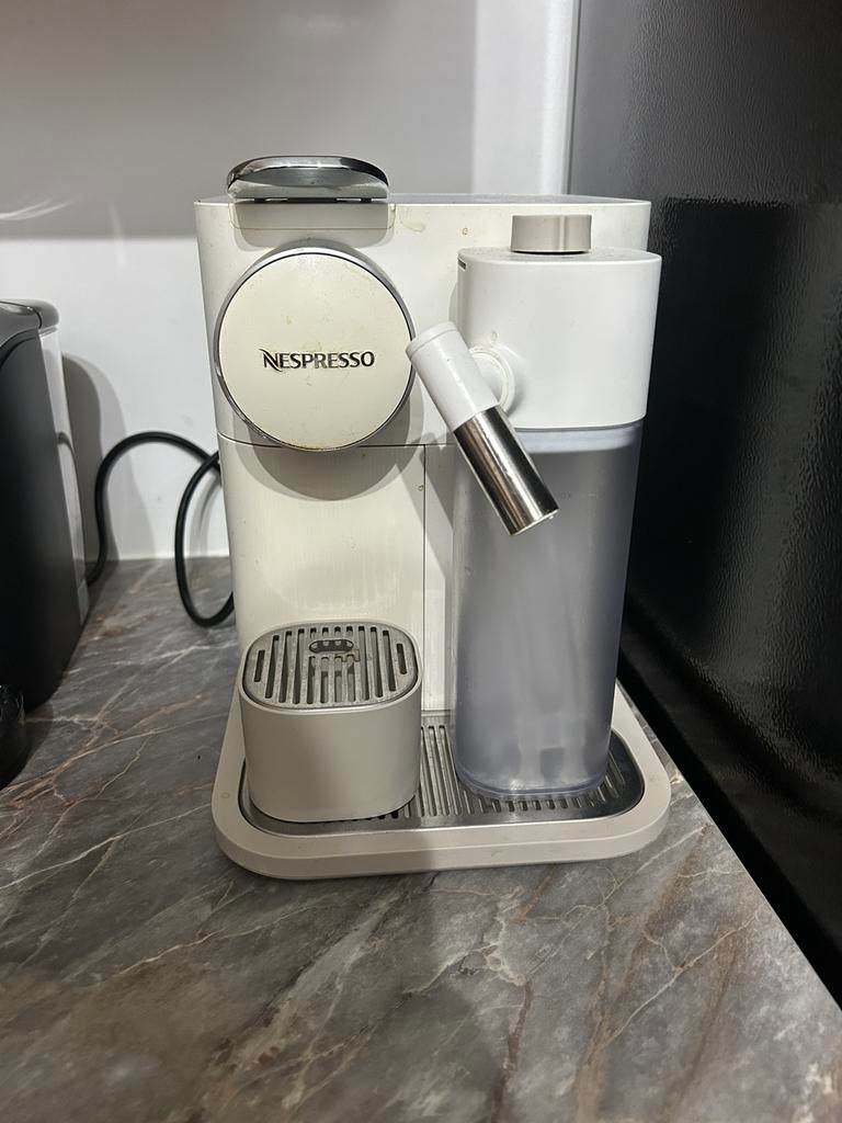 Machine à café Nespresso Delongui, Electroménager, Enlèvement, Comme neuf
