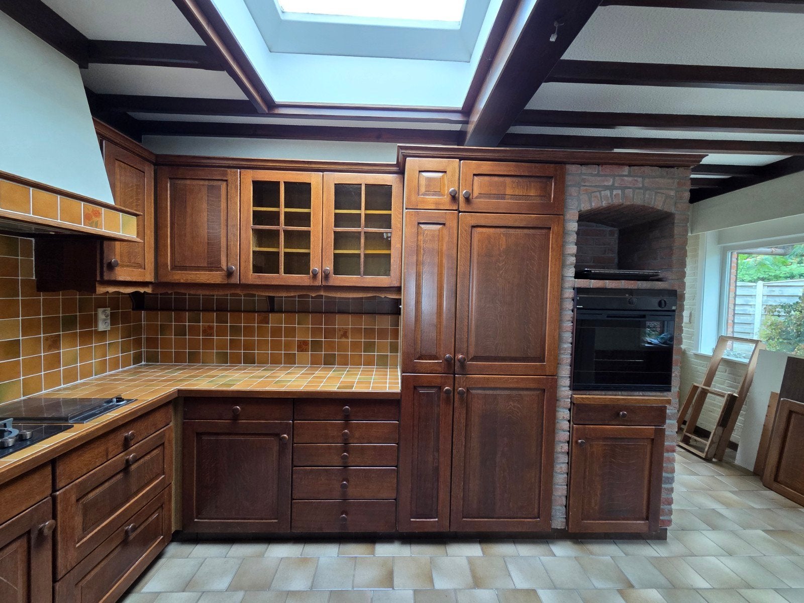 Volledige keuken, hout. Moet snel weg, ook als aparte delen., Huis en Inrichting, Ophalen, Gebruikt, U-keuken, Bruin