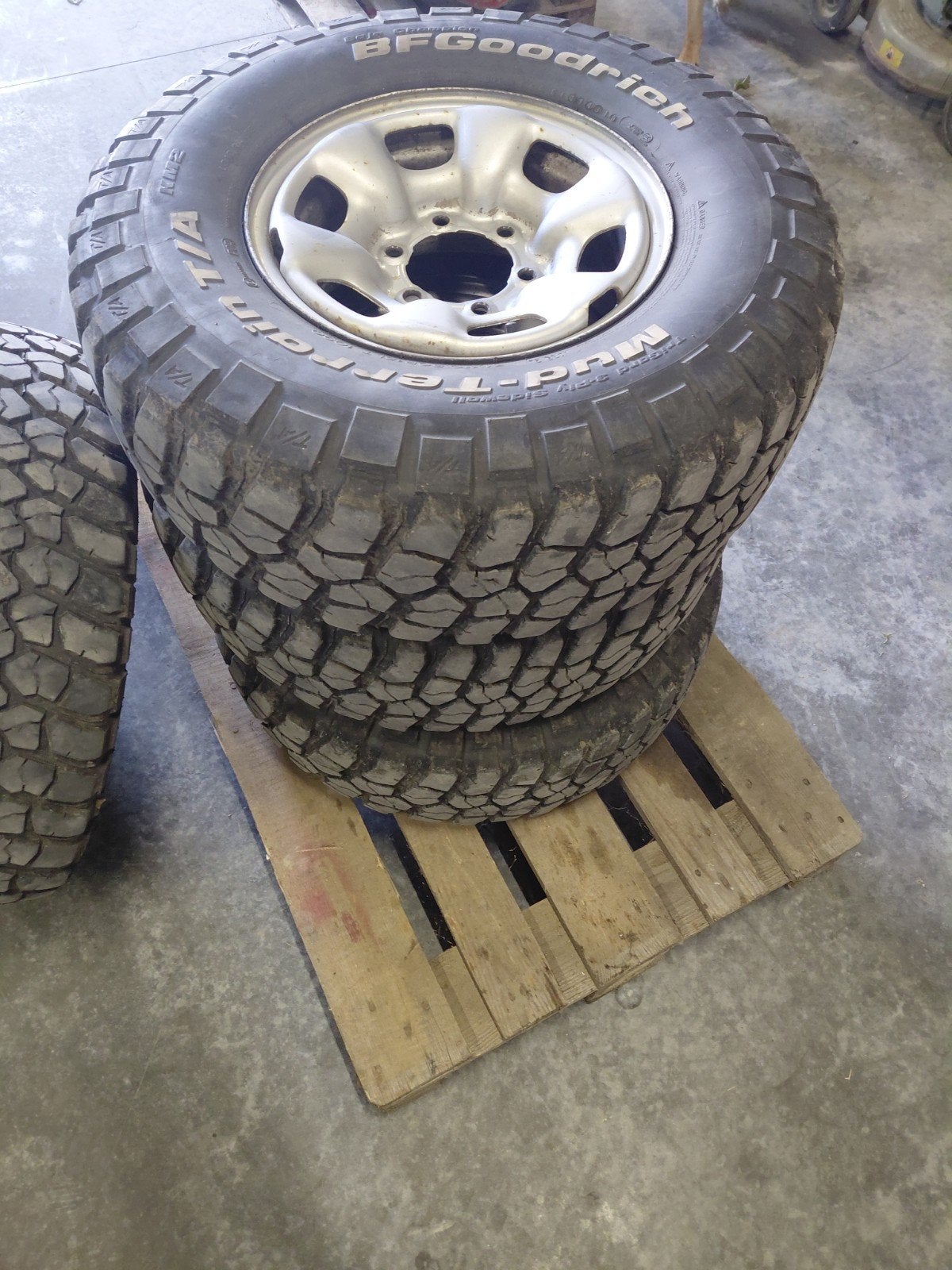 toyota hilux banden te koop, Ophalen of Verzenden