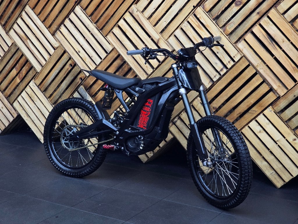Surron Light Bee X - Full Black - Magura Brakes, Fietsen en Brommers, Brommers | Crossbrommers, Zo goed als nieuw, Ophalen, Overige merken
