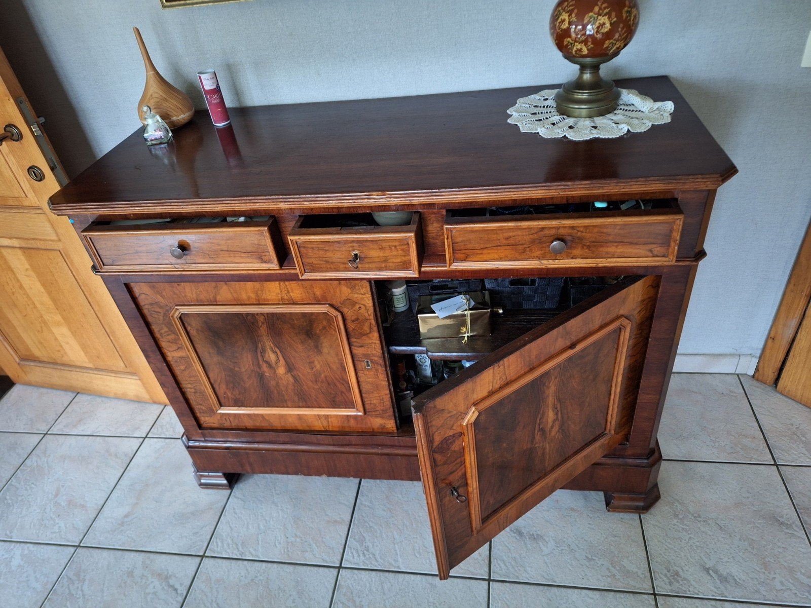 NU OF NOOIT – antiek notenhouten dressoir, morgen weg, Antiek en Kunst, Ophalen