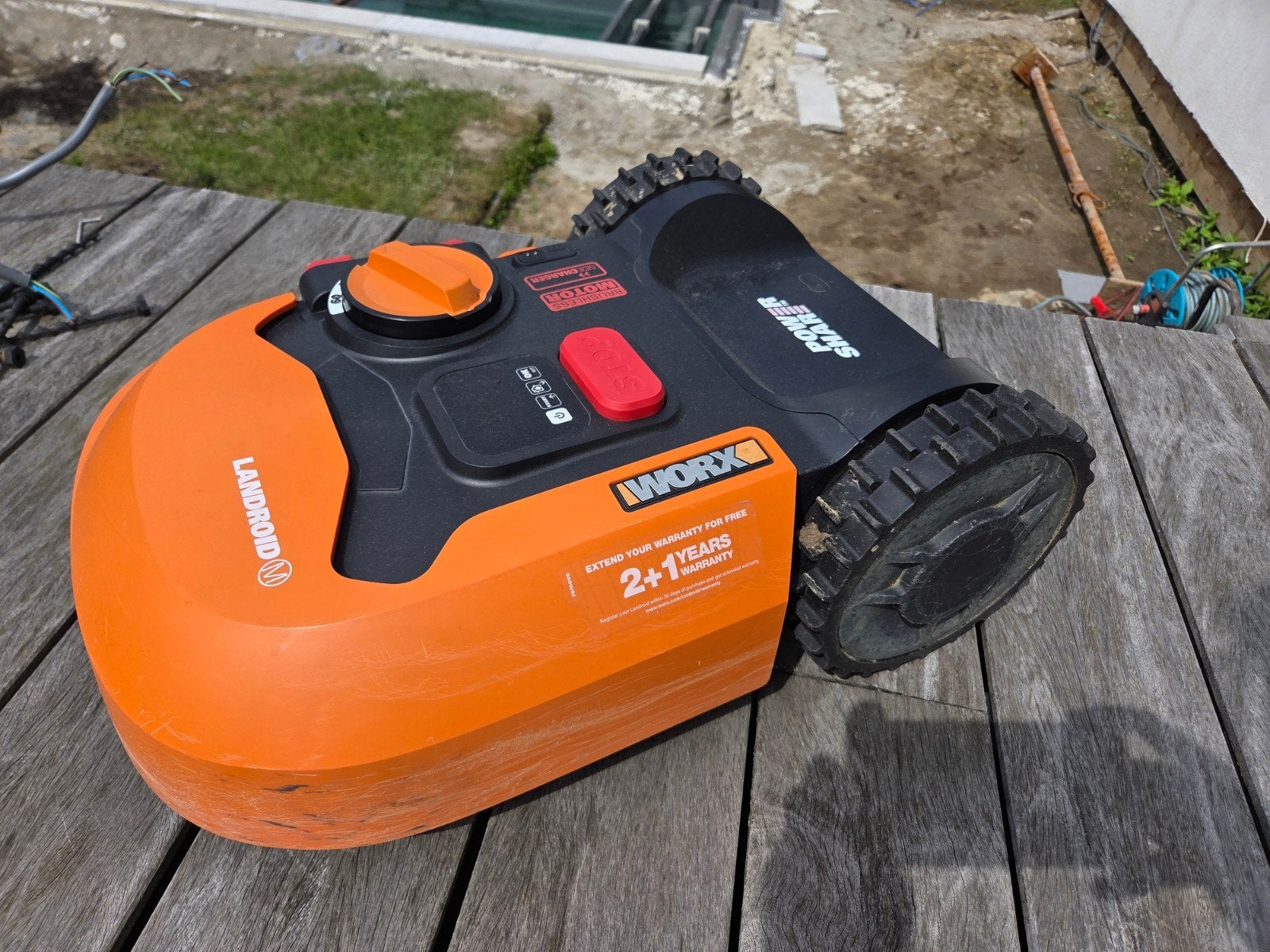 Worx Landroid robotmaaier incl. laadstation en batterij, Tuin en Terras, Grasmaaiers, Ophalen