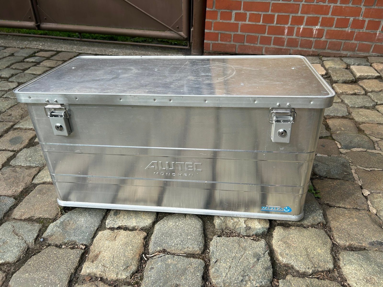 Alutec Munchen aluminium box kist beschadigd, Doe-het-zelf en Bouw, Ophalen, Gebruikt