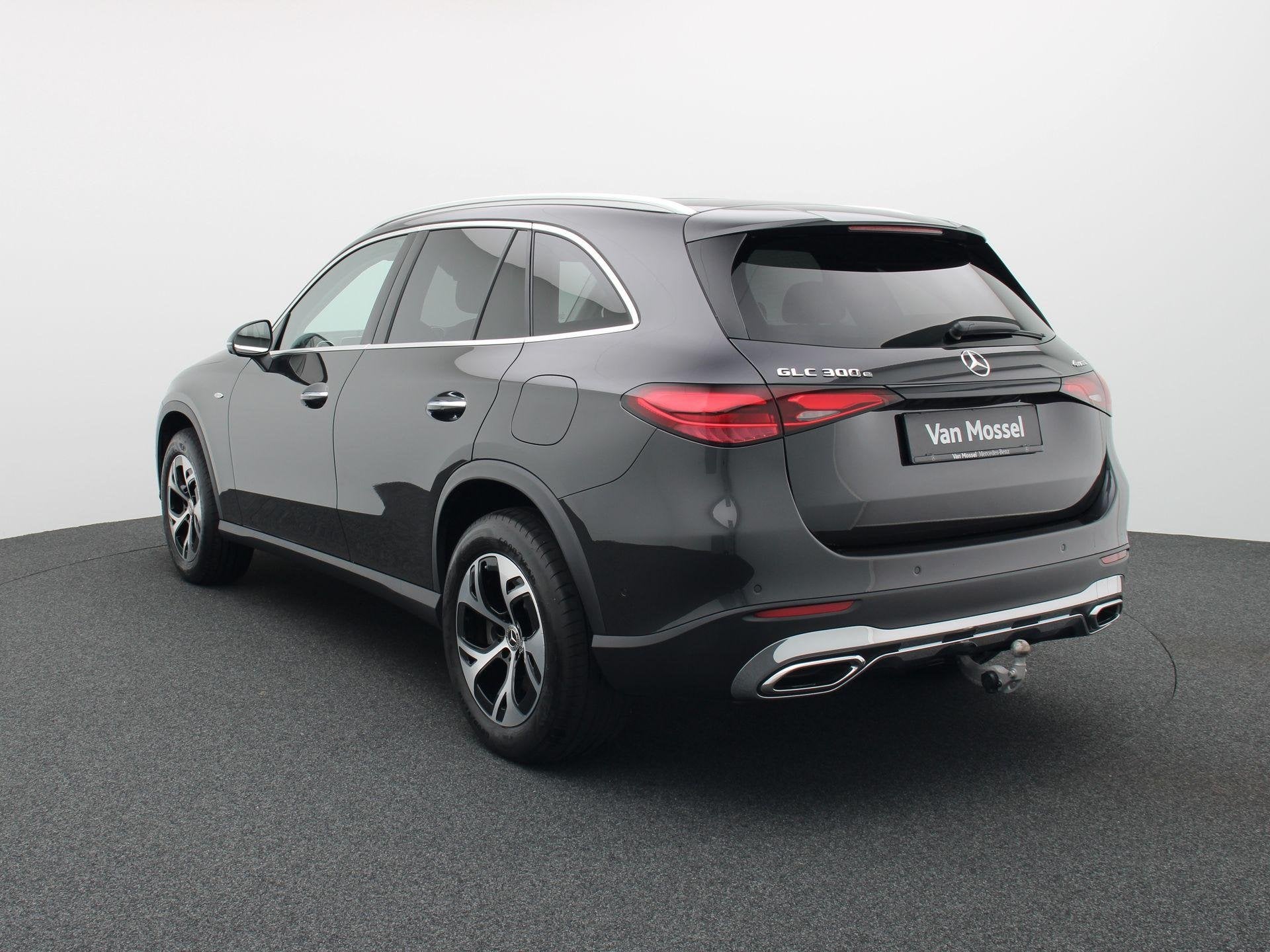 Mercedes-Benz GLC 300 e SUV Luxury Line + LEDER + DIGITAL LI, Automaat, Dealer onderhouden, Gebruikt, Zwart