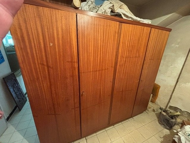 Grote kleerkast, Ophalen, Gebruikt, Hout, 200 cm of meer
