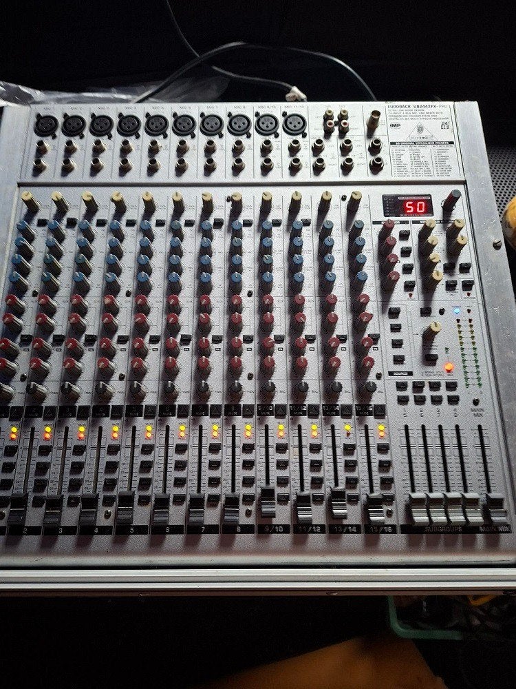 Mengpaneel  Eurorack UB2442FX-PRO  in Flightcase, Muziek en Instrumenten, Ophalen, Zo goed als nieuw, 10 tot 20 kanalen, Microfooningang