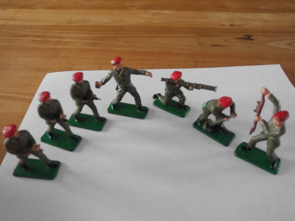 zeven soldaten van crescent toy co, Verzamelen, Poppetjes en Figuurtjes, Ophalen, Gebruikt