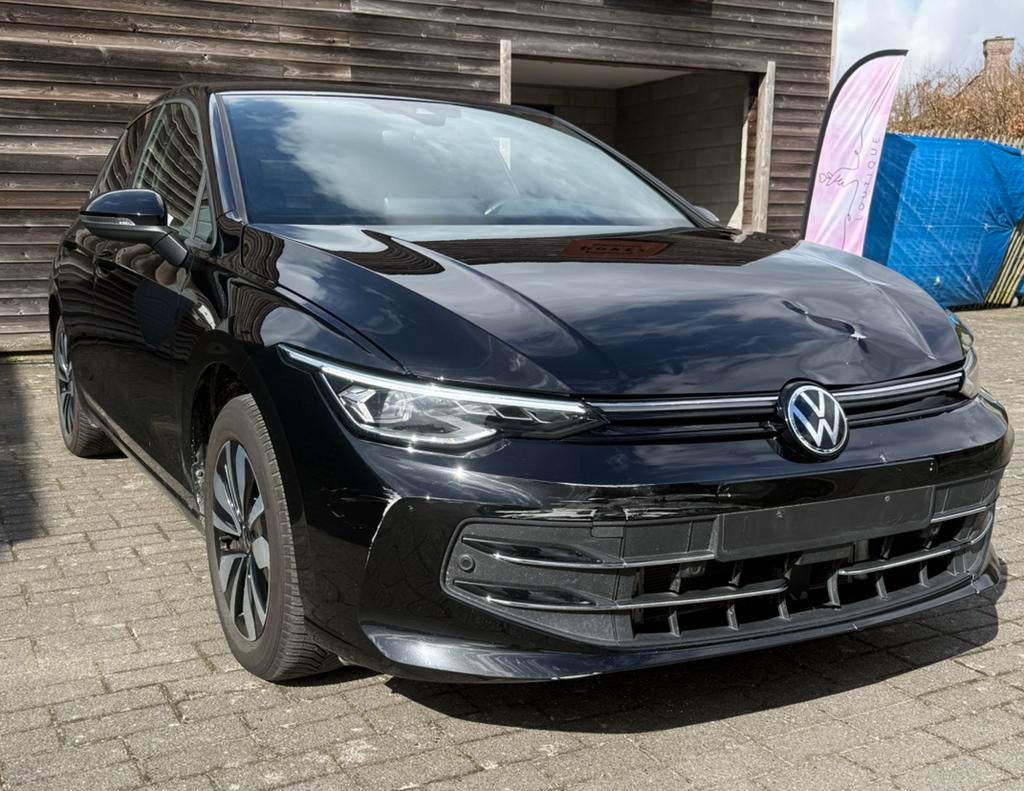 Vw Golf 8.5 1.5 eTSI 110Kw 6/2025 Automaat, Auto's, Stof, 1498 cc, Zwart, Berline