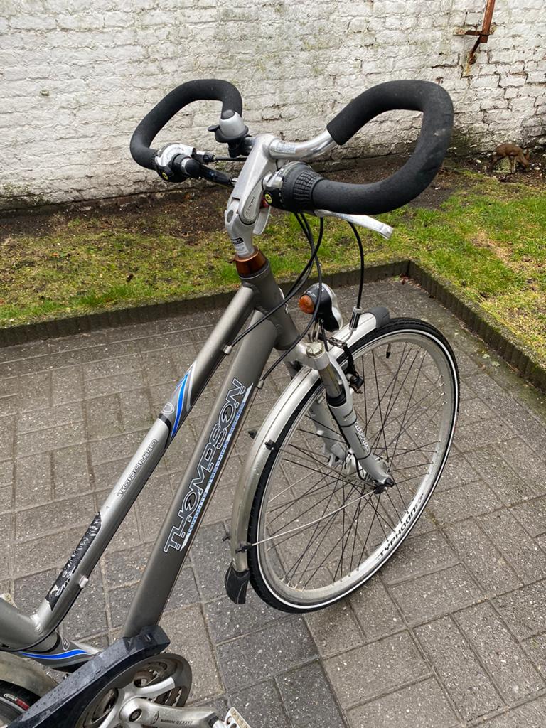 THOMPSON👩🏻‍🦰FIETS IN TOP 👌STAAT, Fietsen en Brommers, Fietsen | Dames | Sportfietsen en Toerfietsen, Zo goed als nieuw, Ophalen