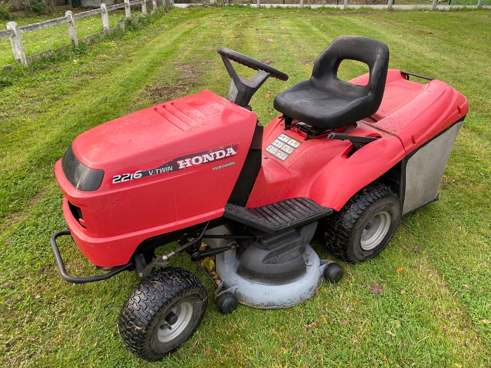 Goed werkende HONDA zitmaaier HF2216 Hydrostatic, Enlèvement, Utilisé, Démarrage électrique, 90 à 120 cm