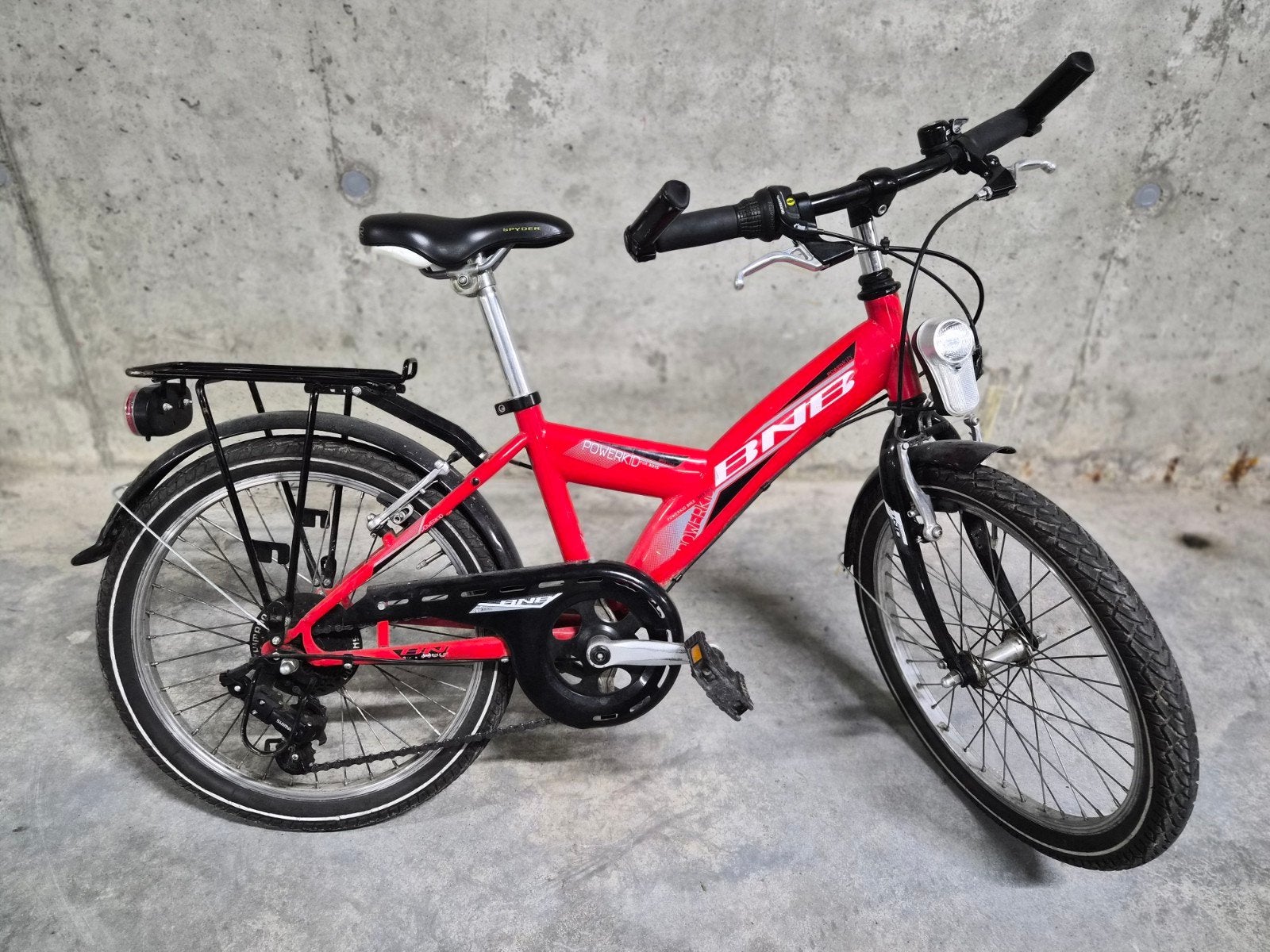 Fiets €40 + Helm gratis, Fietsen en Brommers, Fietsen | Kinderfietsjes, Ophalen, Zo goed als nieuw, Bnb powerkid