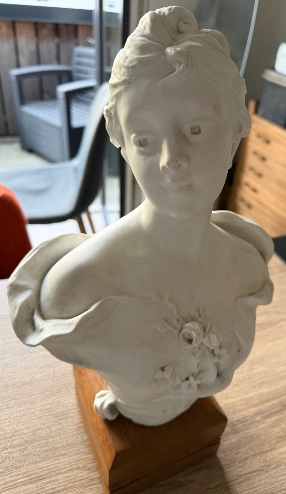 Buste en biscuit, Enlèvement ou Envoi, Sur socle, Bois, Buste