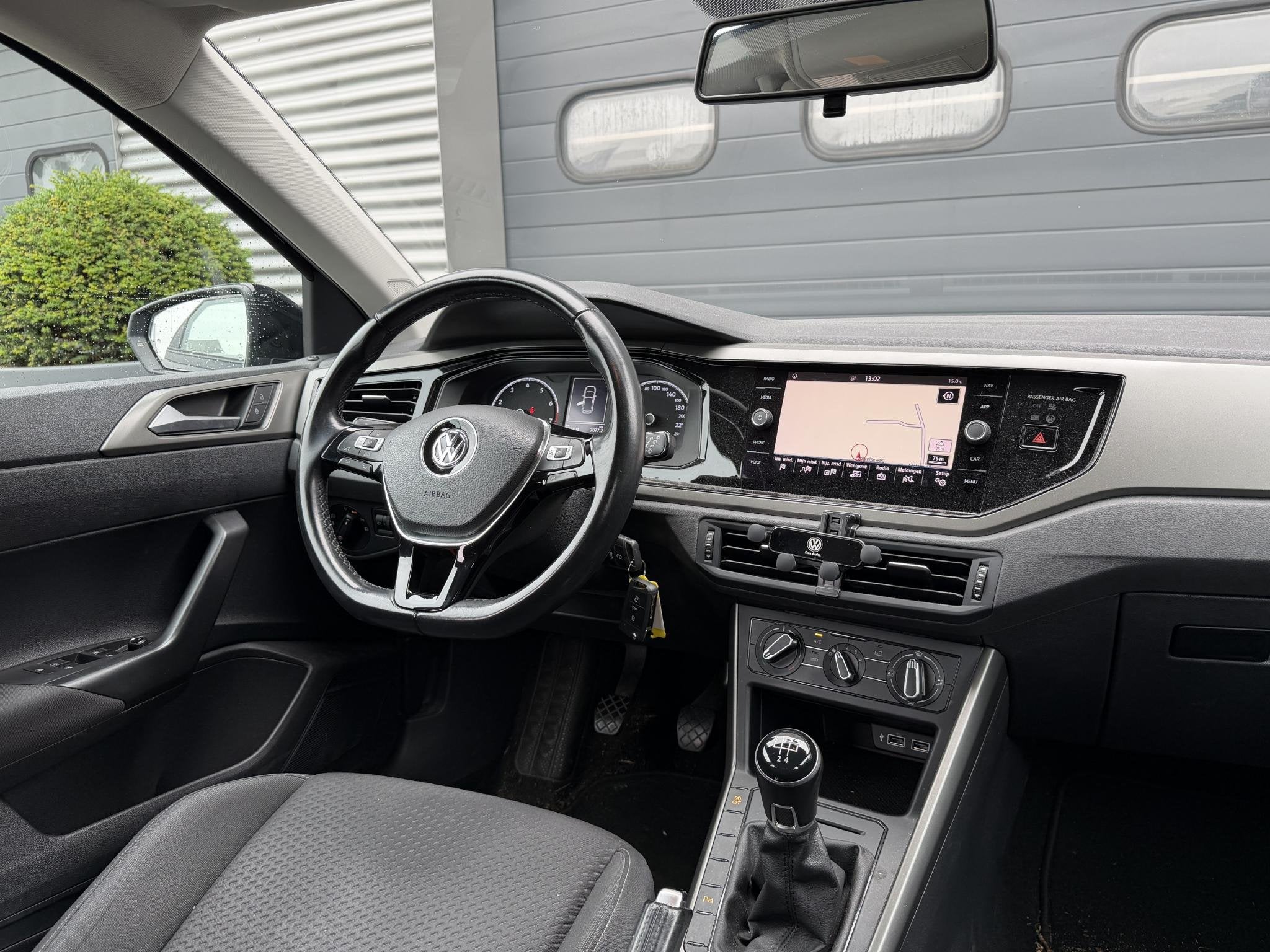 Volkswagen Polo 1.0 TSI Comfortline, Autos, Achat, Euro 6, Boîte manuelle, Noir