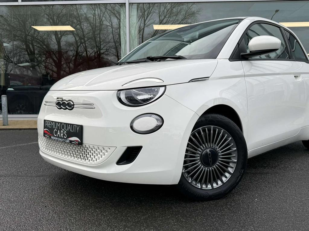 Fiat 500 500e 42Kwh / Icon / CARPLAY / NAVI / CRUISCONTROL /, Auto's, Automaat, 4 zetels, Stof, Euro 6