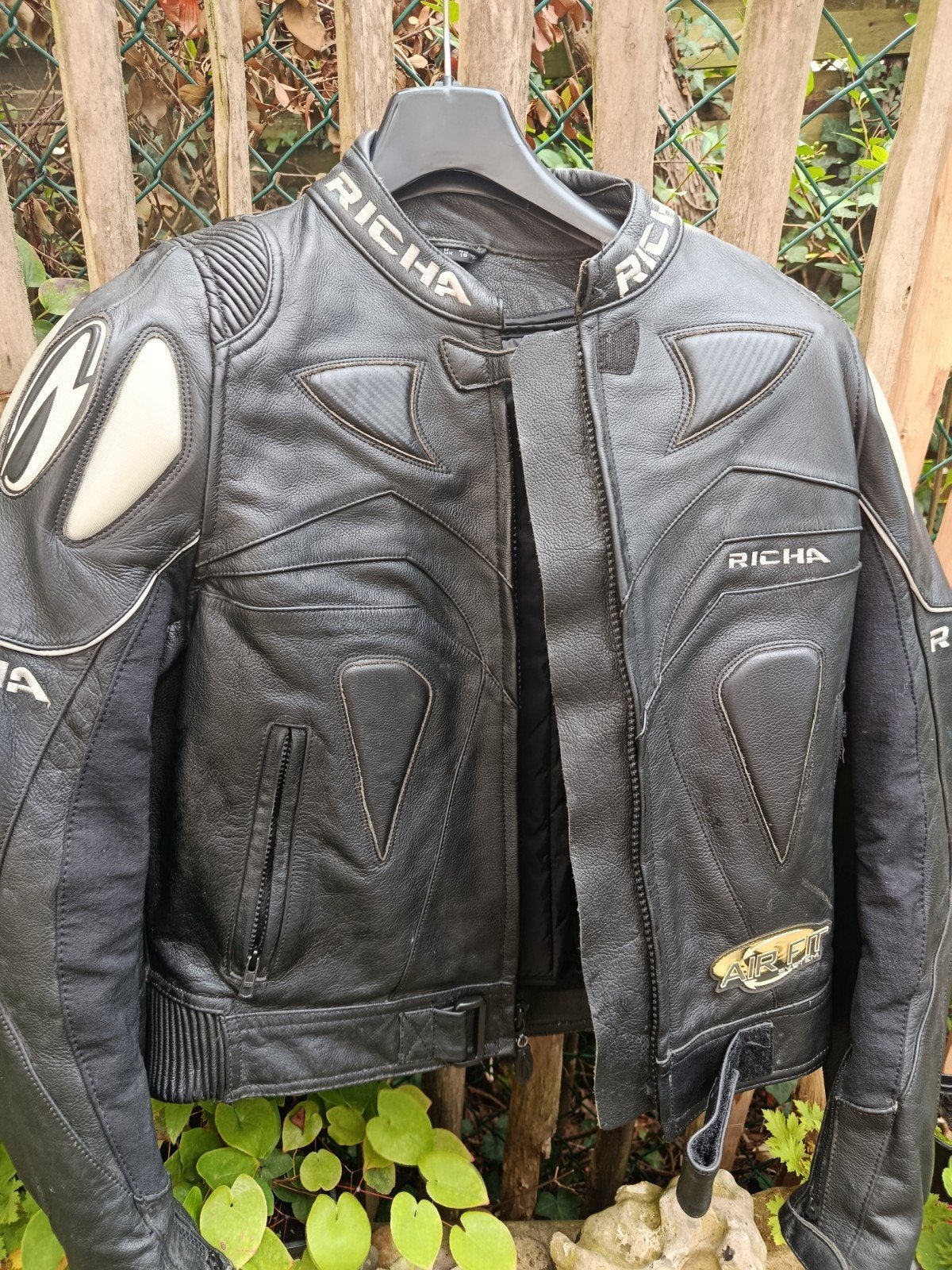 blouson moto cuir femme, Motos, Enlèvement