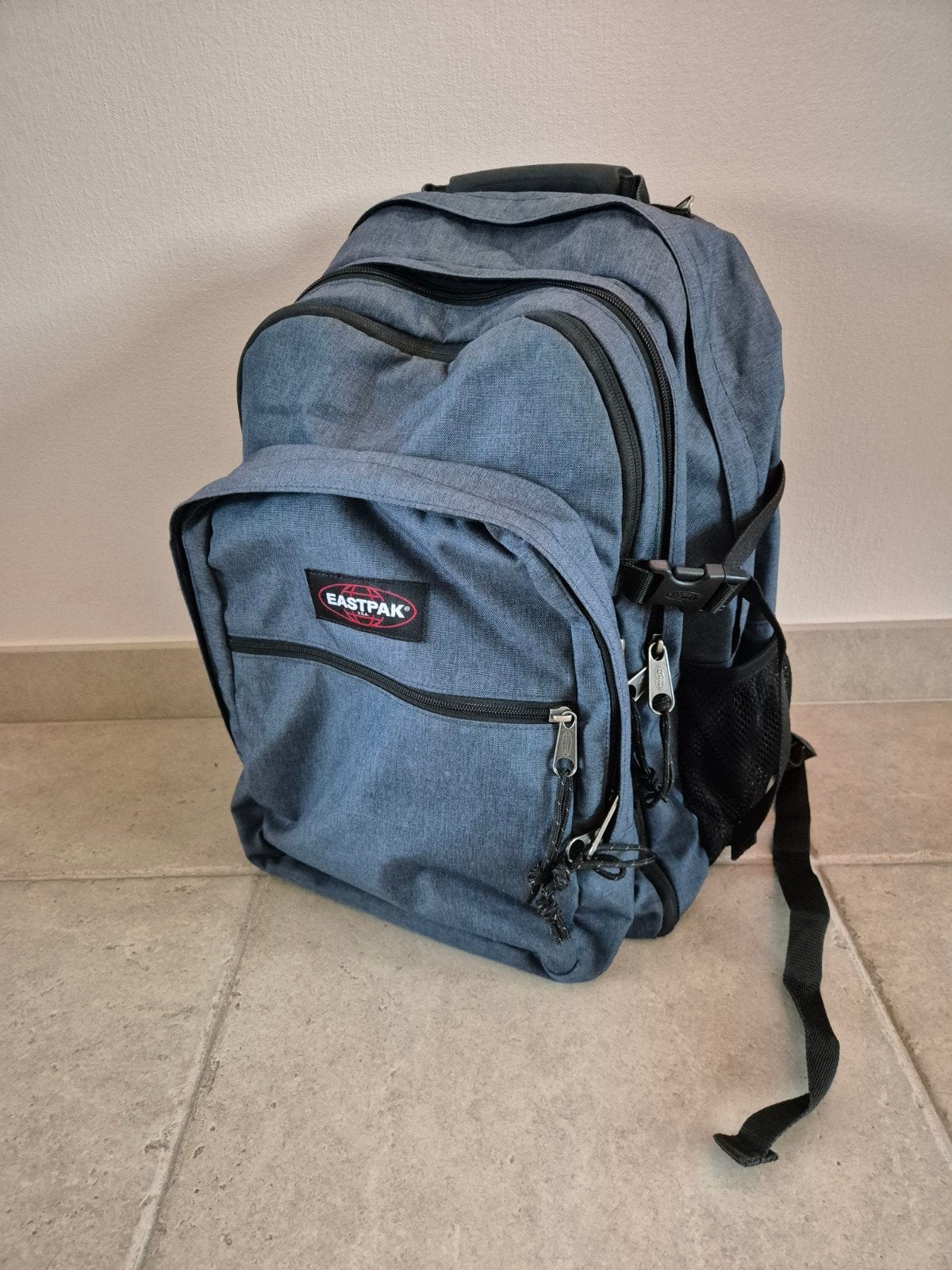 Eastpak TUTOR Rugzak, 39 Liter, 15 inch laptopvak, Ophalen, Blauw