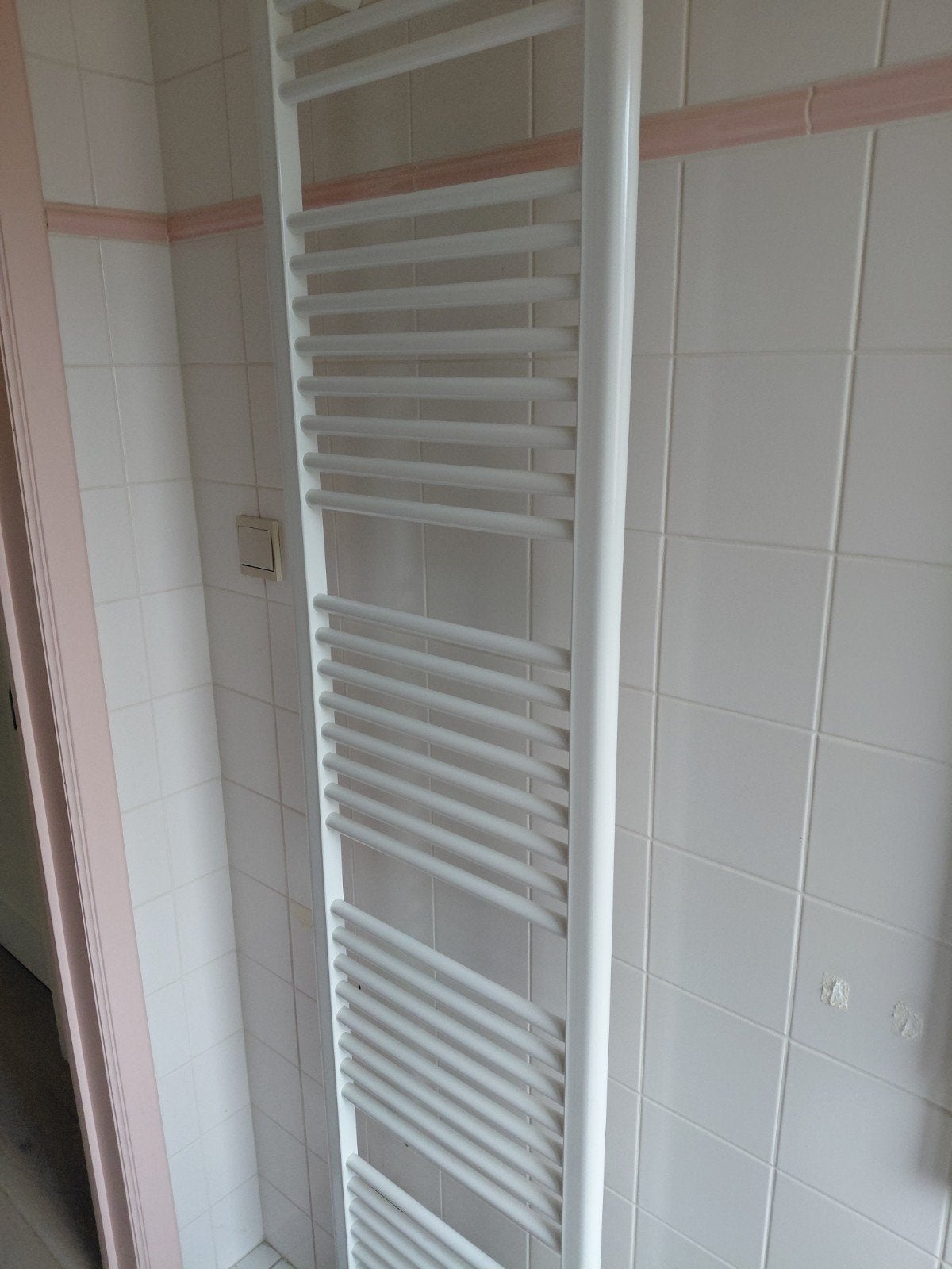 Radiateur sèche-serviettes 450/1820 RAL9016 blanc, Bricolage & Construction, Chauffage & Radiateurs, Moins de 60 cm, Enlèvement
