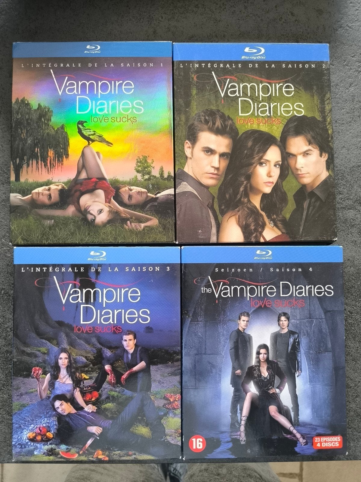 Blu ray Vampire Diaries, saisons 1 à 4, CD & DVD, Blu-ray, Enlèvement ou Envoi, Utilisé