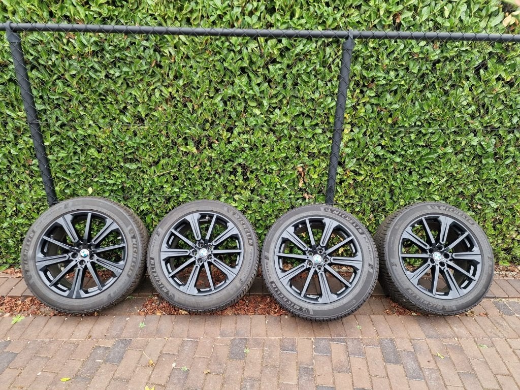 Winterbanden + velgen BMW X5 45e, Ophalen, Gebruikt, Velg(en), 275 mm