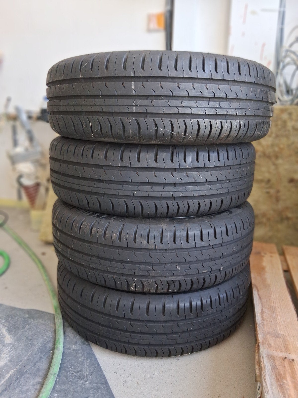 4 pneus été montés sur jantes en tôle, Autos : Pièces & Accessoires, Pneus & Jantes, Enlèvement, Pneus été, Pneu(s)