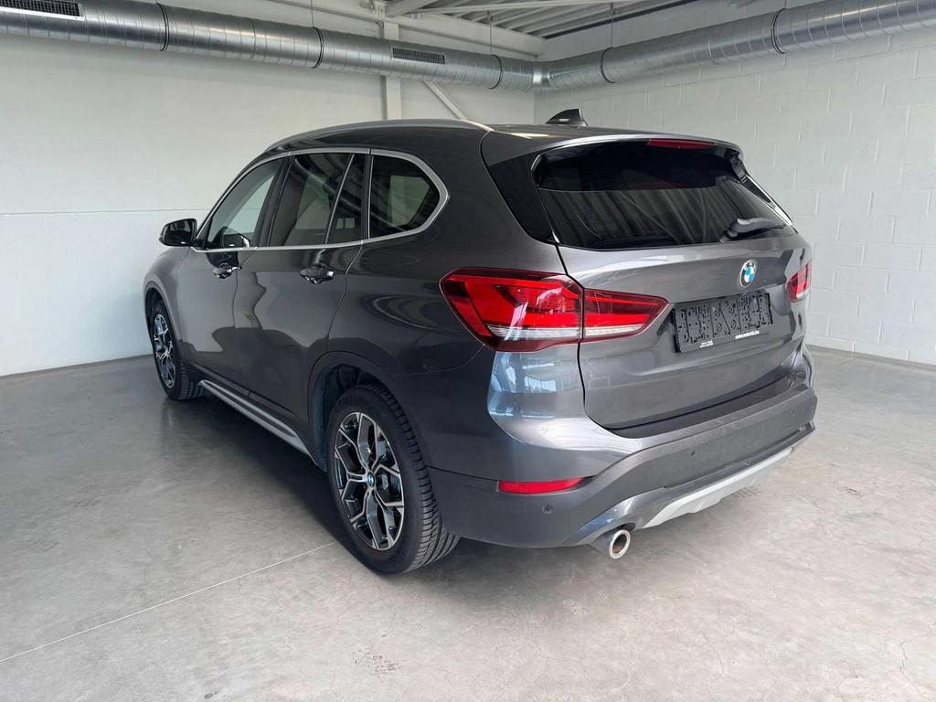 BMW X1 X1 1.5iA sDrive18 - X-LINE - LEDER - PANO DAK -, Autos, Argent ou Gris, Entreprise, 1505 kg, 136 ch