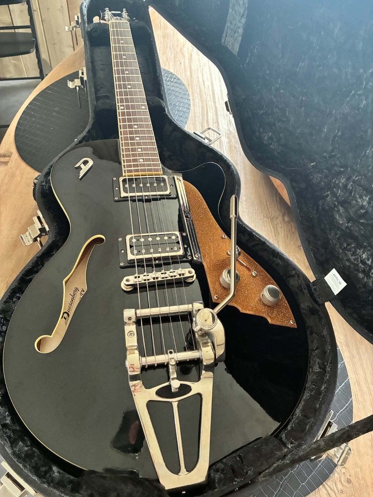 Duesenberg Starplayer TV black + case, Musique & Instruments, Enlèvement, Comme neuf, Semi-solid body, Autres marques