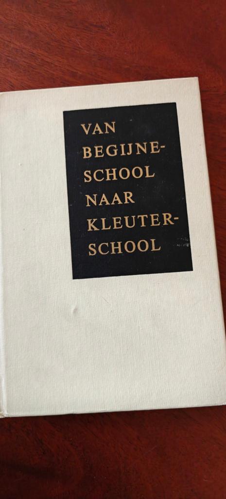 Van begijneschool naar kleuterschool, Boeken, Ophalen