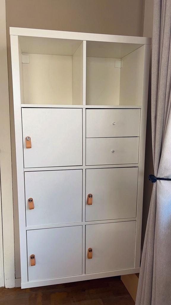 Zeer mooie witte kallax kast met 8 vakken , lades,deurtjes, Huis en Inrichting, Ophalen, Zo goed als nieuw