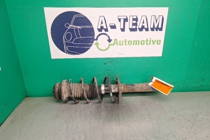 AMORTISSEUR OU ABSORBEUR DE CHOC AVANT DROIT Aygo (B10), Kundenbetreuung@toyota.de, Toyota, Utilisé, Toyota-Allee 2
50858  Köln, DE