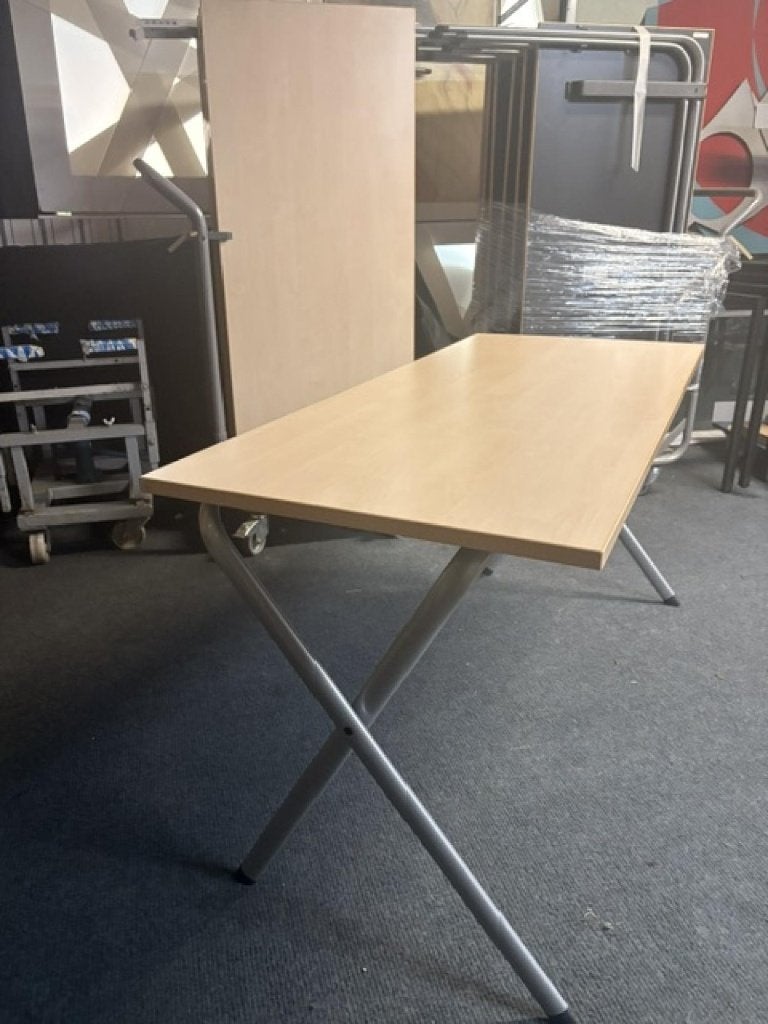 Table pliante Kinnarps, Maison & Meubles, Autres marques, Autres types, Comme neuf, 170 cm