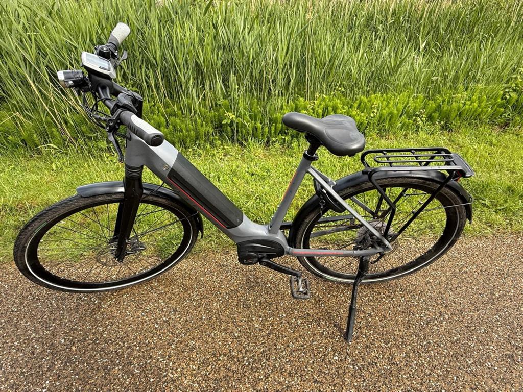 Gazelle Ultimate T10 2023 - 2300 km - Performance line, Ophalen, Zo goed als nieuw, 51 tot 55 cm, 50 km per accu of meer