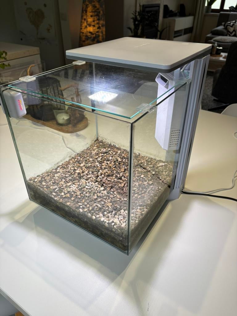 SuperFish aquarium QubiQ 30 Pro wit 30 L  + Ecoheat, Ophalen, Gebruikt, Pomp, Superfish