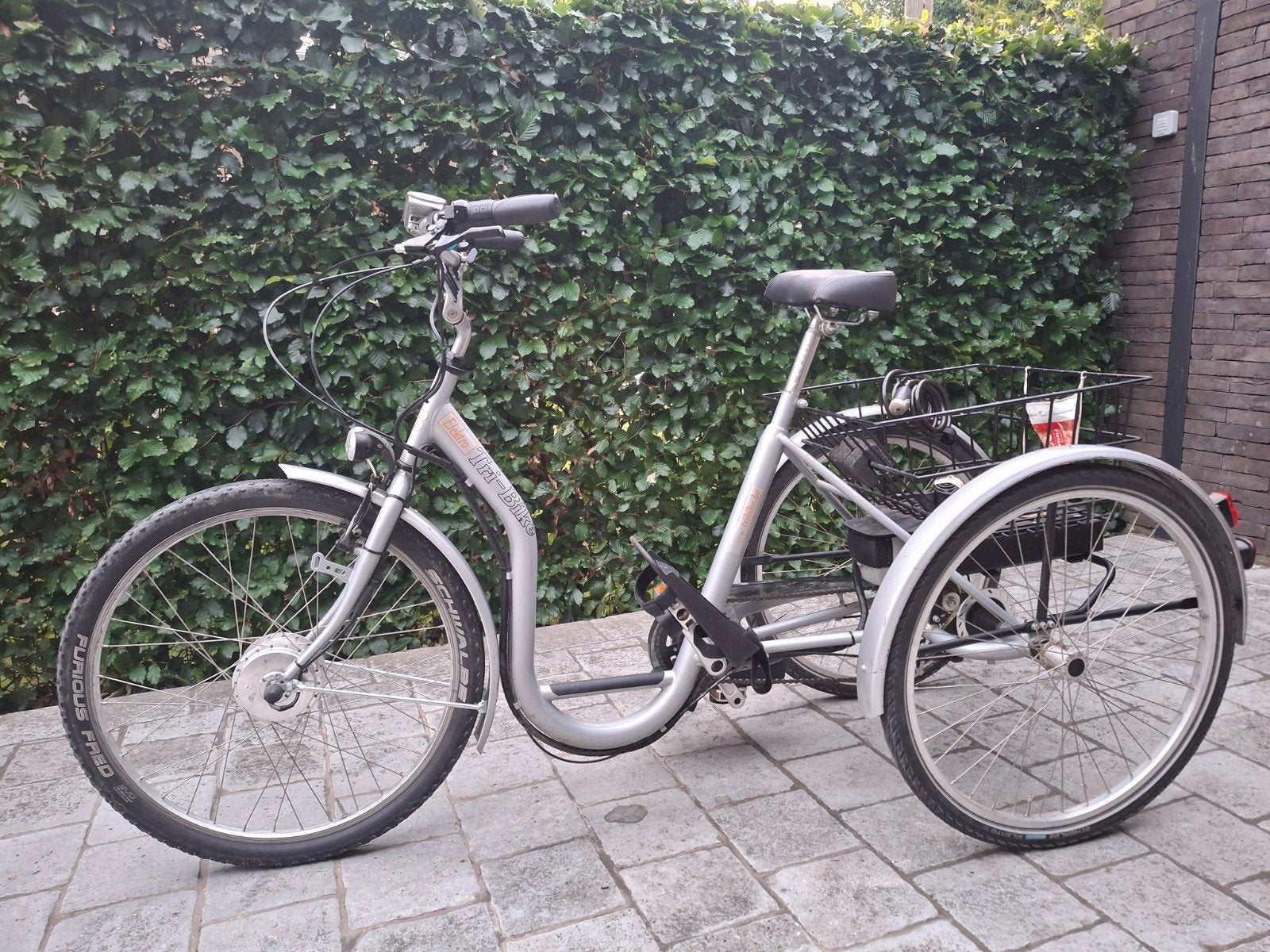 Elektrische driewielfiets tribike, Ophalen