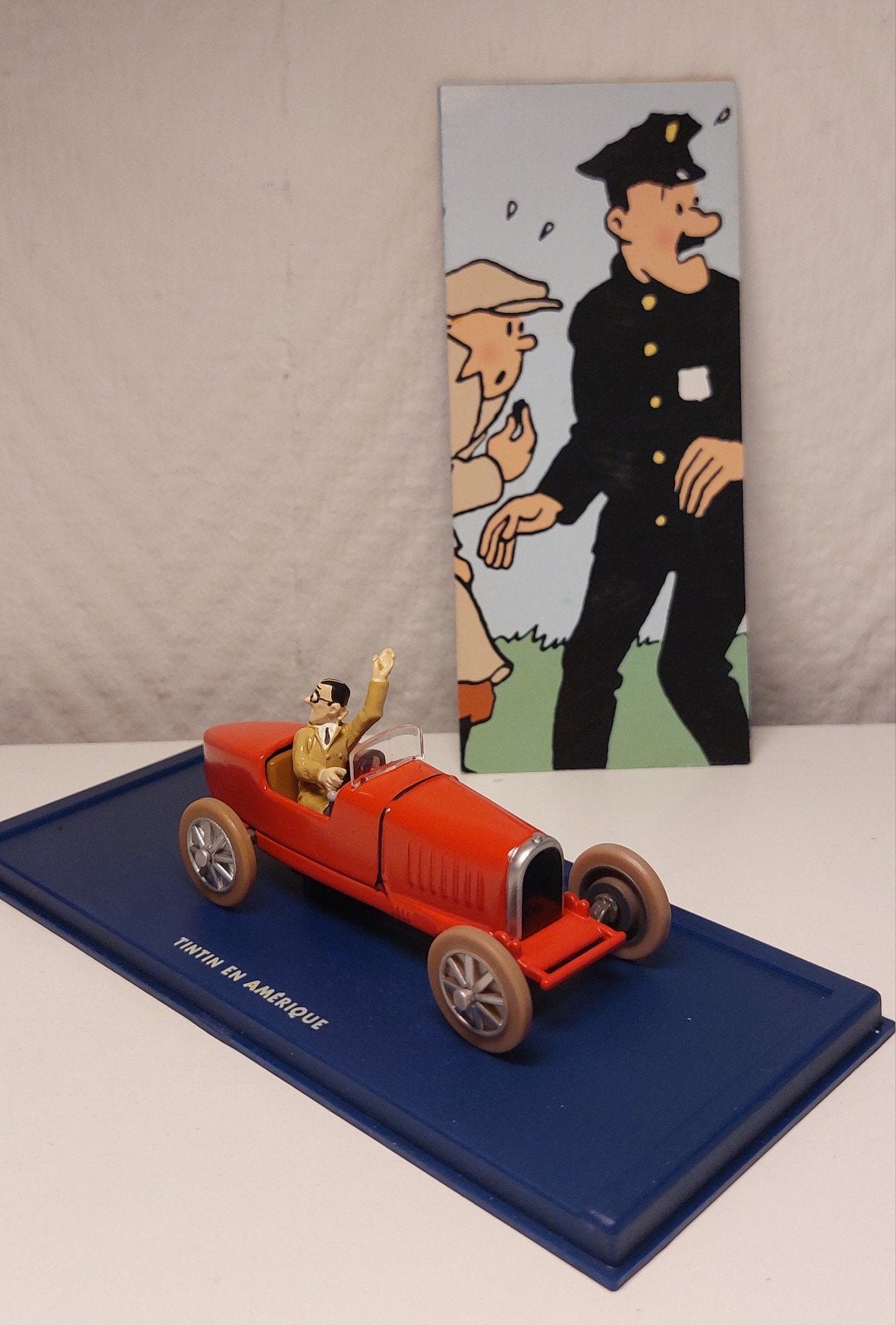 Voiture TINTIN Atlas 1/43 « La voiture de course Bobby Smile, Collections, Enlèvement ou Envoi, Tintin, Comme neuf, Statue ou Figurine