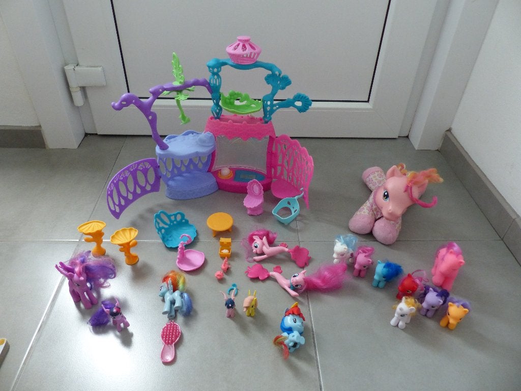 My Little Pony Seashell Lagoon + extra pony's en accessoires, Kinderen en Baby's, Ophalen of Verzenden