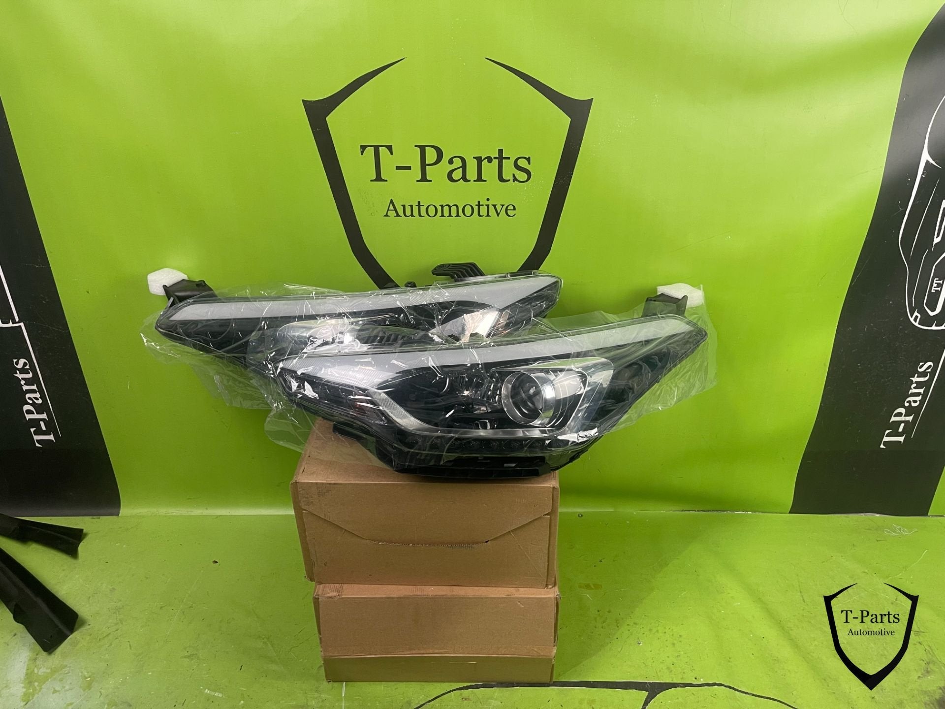 hyundai i20 koplamp links rechts lamp 92102C8200 92101C8200, Auto-onderdelen, Heolleung-ro 12
06797  Seoul, Nieuw, Info@hyundai.com