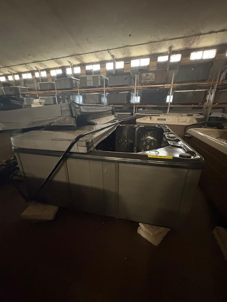 Jacuzzi Livraison Gratuite + un an garantie, Immo