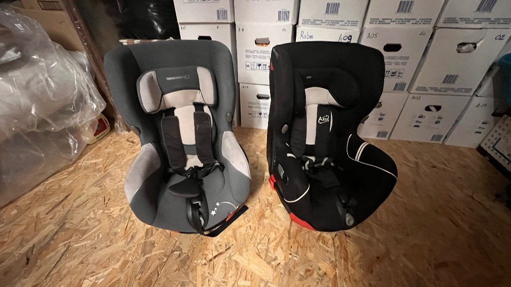 Autostoel Bebecomfort AXISS  2 stuks beschikbaar, Verstelbare rugleuning, 0 t/m 18 kg, Ophalen, Overige merken