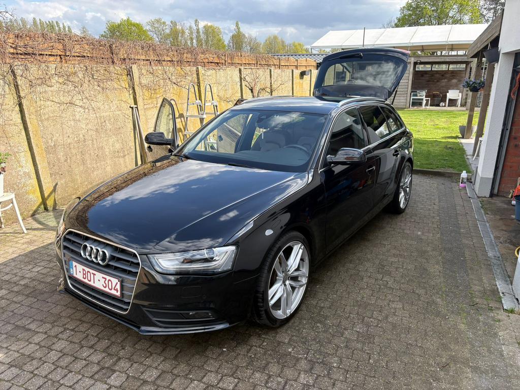 Audi A4 B8 Avant – Zwart, Autos, Cuir, Achat, Entreprise, A4