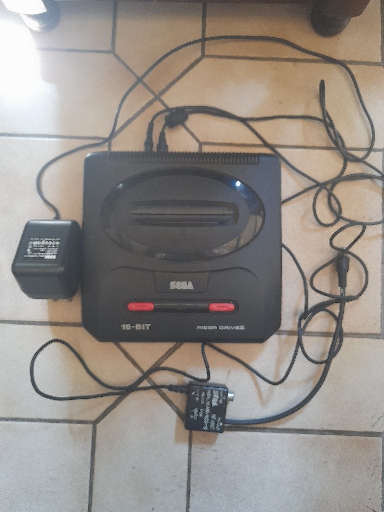 Mega drive 2 console, Games en Spelcomputers, Spelcomputers | Sega, Ophalen, Gebruikt, Zonder controller, Mega Drive