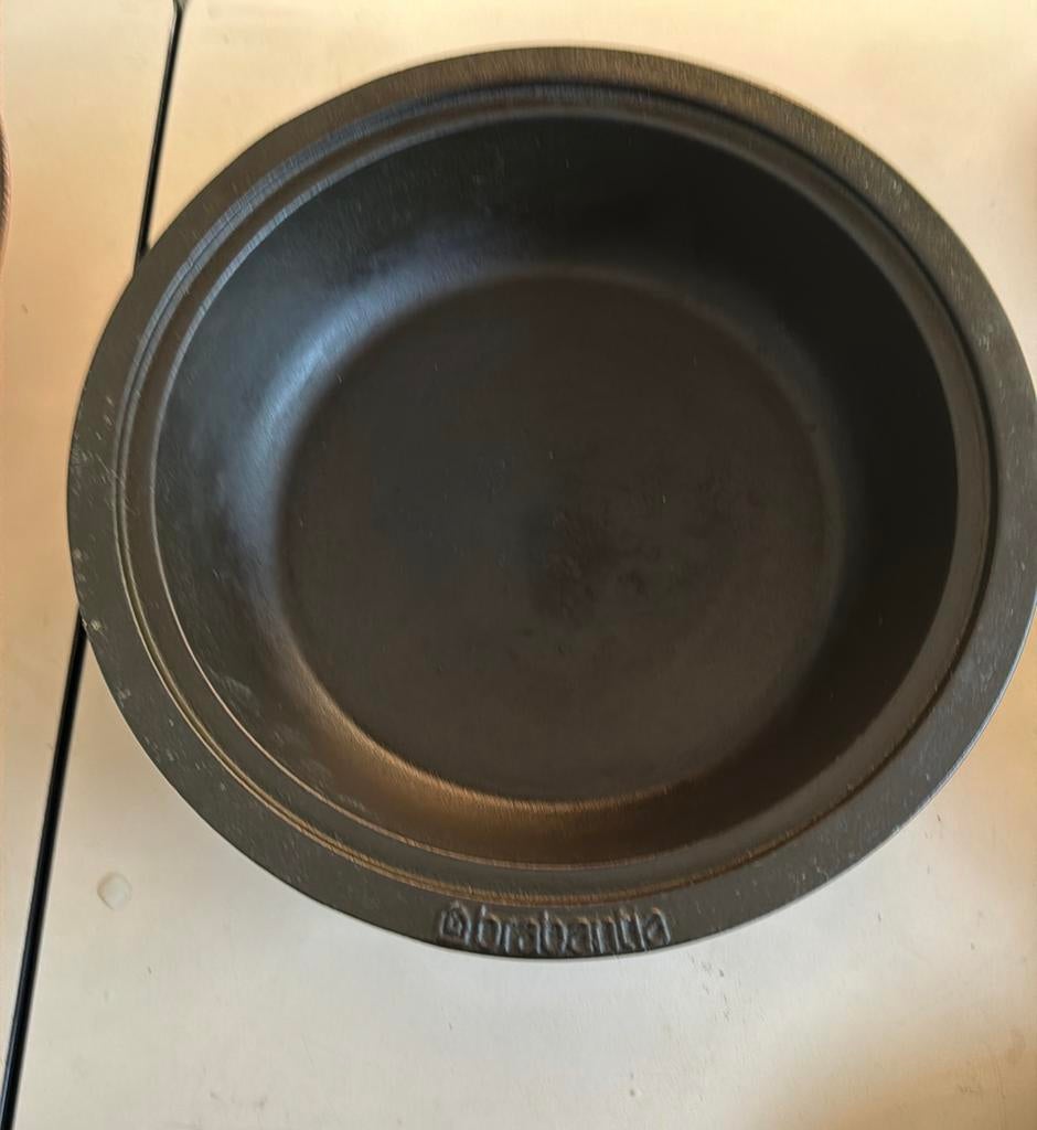 Brabantia Gietijzer dikke  brand pan 29 cm, Huis en Inrichting, Keuken | Potten en Pannen, Ophalen of Verzenden, Zo goed als nieuw