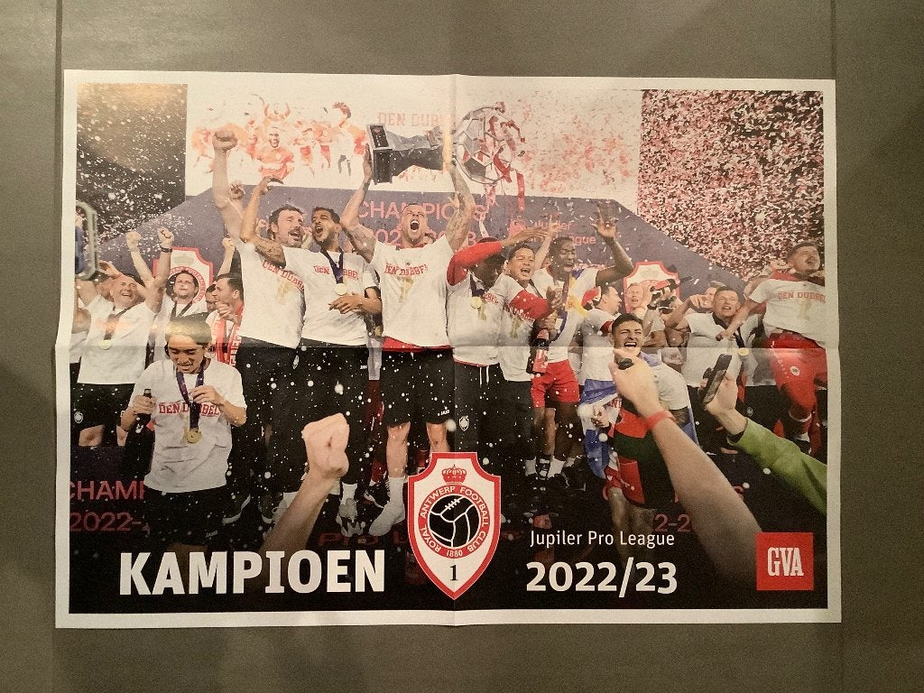Dubbelposter Royal Antwerp FC Kampioen 22-23, Verzamelen, Sportartikelen en Voetbal, Ophalen of Verzenden, Zo goed als nieuw, Poster, Plaatje of Sticker