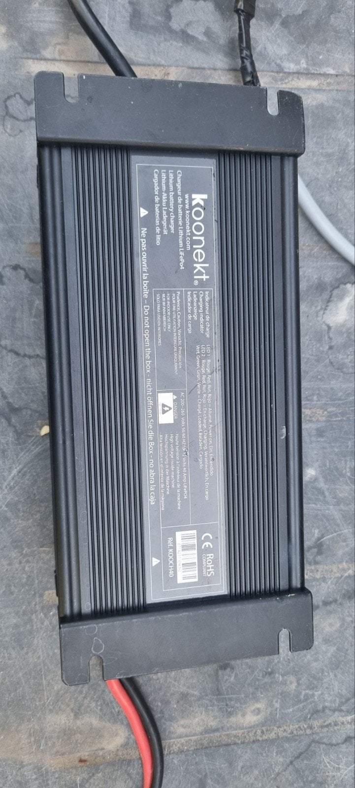 Batterij lader voor LiFePO4 batterij in bv boot of camper., Audio, Tv en Foto, Accu's en Batterijen, Ophalen of Verzenden