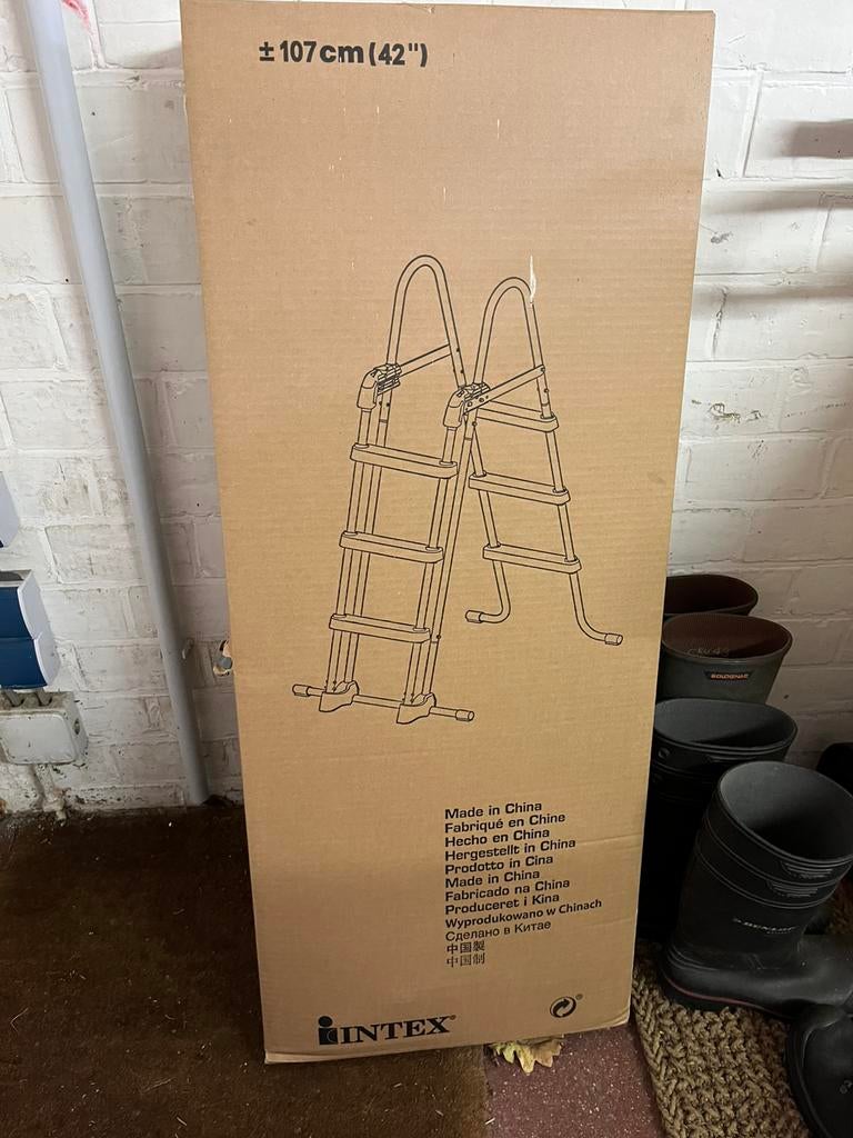 Zwembadladder Intex ongeopende verpakking- 3 treden - 107 cm, Tuin en Terras, Ophalen, Nieuw