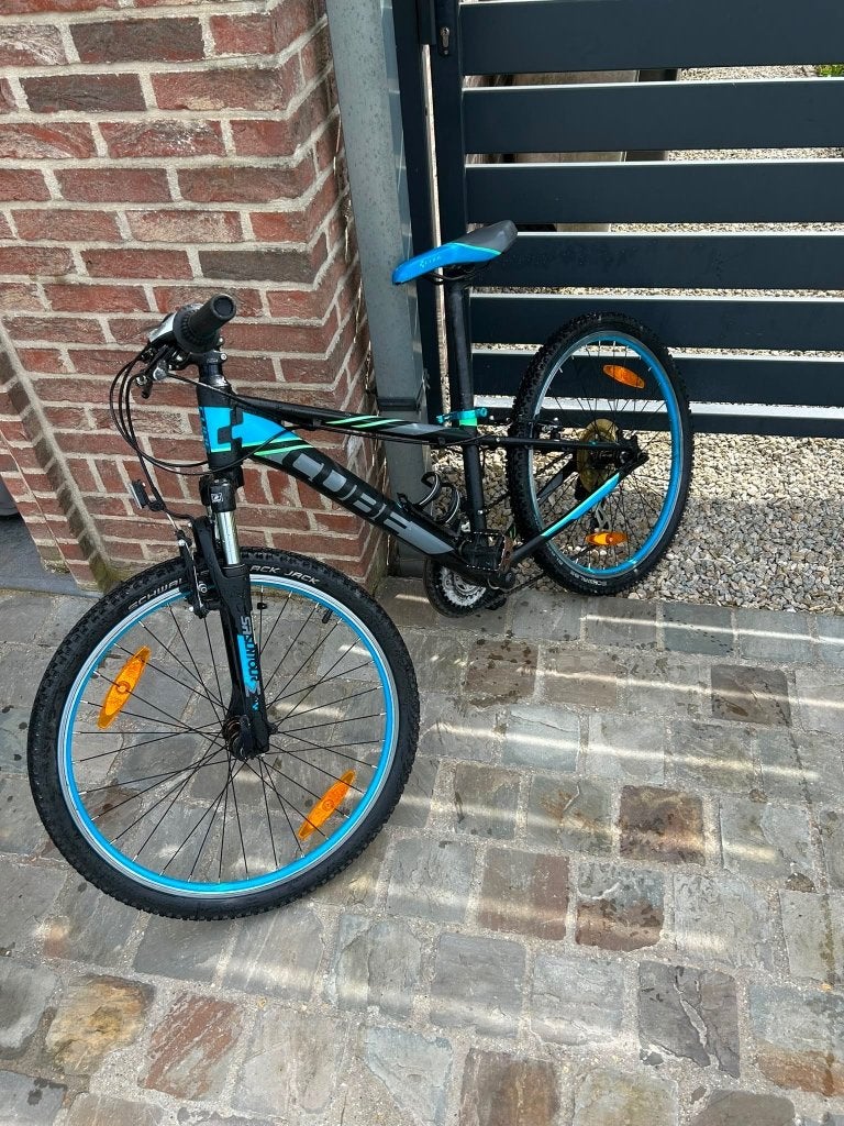 Vélo vtt enfants cube bleu et noir, Frein sur jante, Comme neuf, Enlèvement, Vitesses