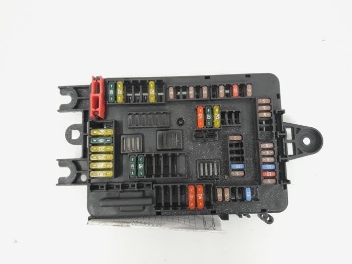 Boîte à fusibles d'un BMW 1-Serie, -, 3 mois de garantie, Utilisé, -