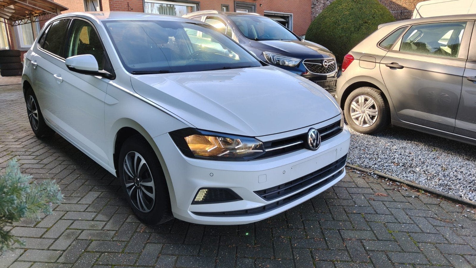 Volkswagen Polo 1.0 TSI Benzine
bj. 2019
km. 202400
Proper w, Auto's, Stof, Wit, 5 deurs, Particulier