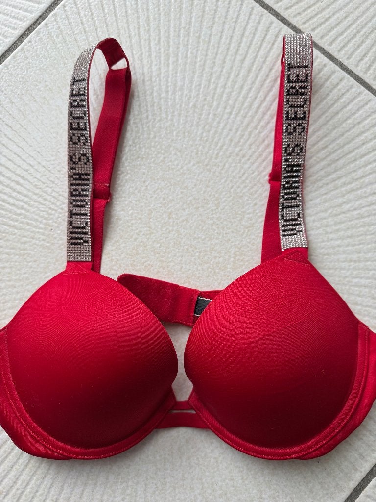 Victoria Secret BH nieuw rood met glitters 75B, Vêtements | Femmes, Sous-vêtements & Lingerie, Victoria secret, Enlèvement ou Envoi