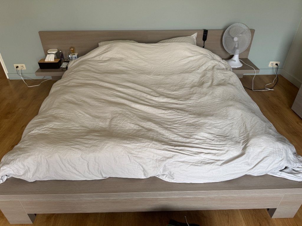 Houten bedframe 160x200, Huis en Inrichting, Ophalen, Bruin, Tweepersoons, Zo goed als nieuw