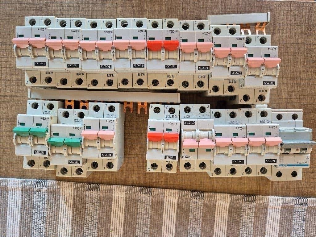 16 automaten Teco, Bricolage & Construction, Électricité & Câbles, Enlèvement ou Envoi, Utilisé, Autres types